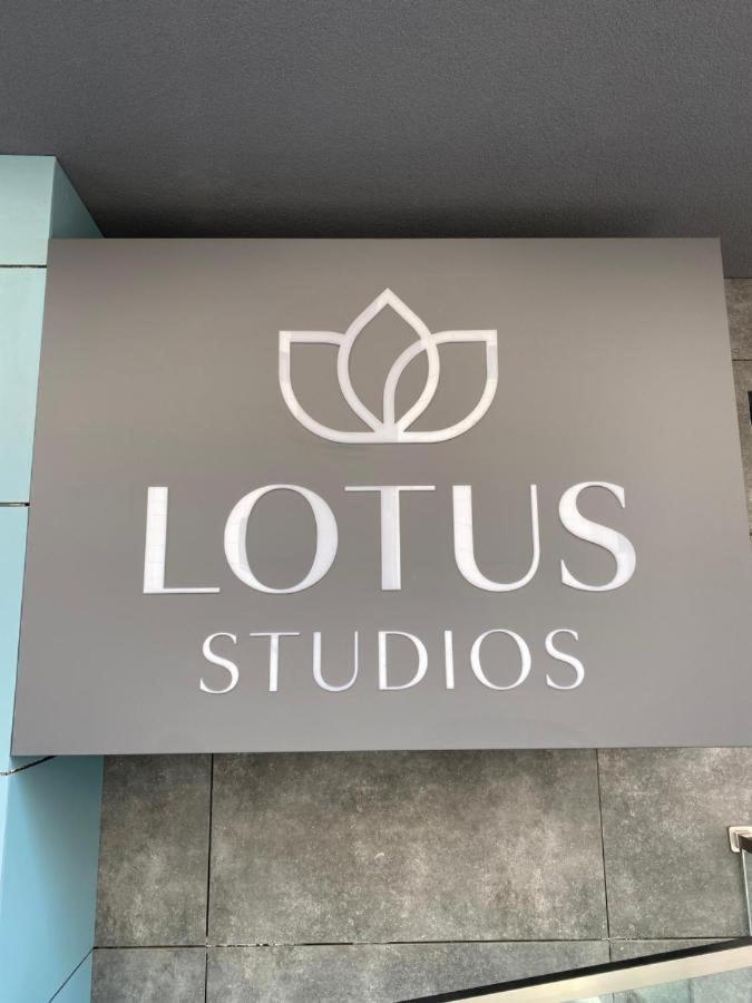 Lotus Studios Mamaia Exterior foto